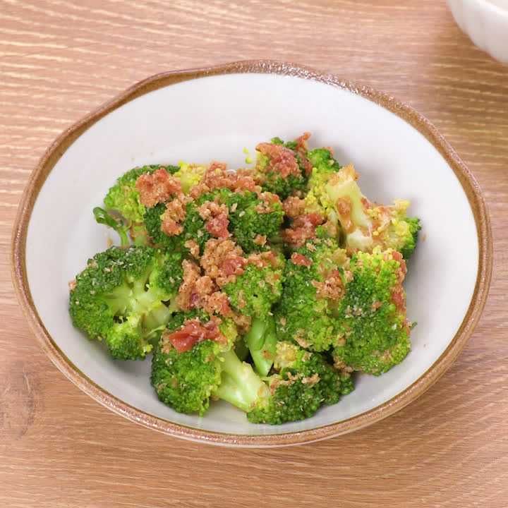 ブロッコリーの梅ごまあえ