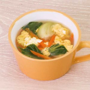 「青菜のふんわり卵スープ」のレシピ動画