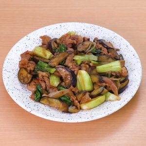 「豚肉となすのピリ辛中華炒め」のレシピ動画