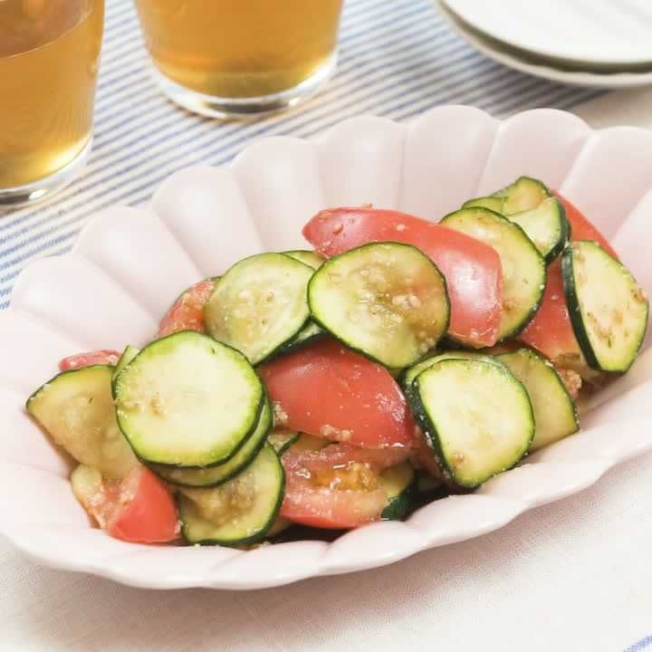 ズッキーニとトマトのごま酢和え