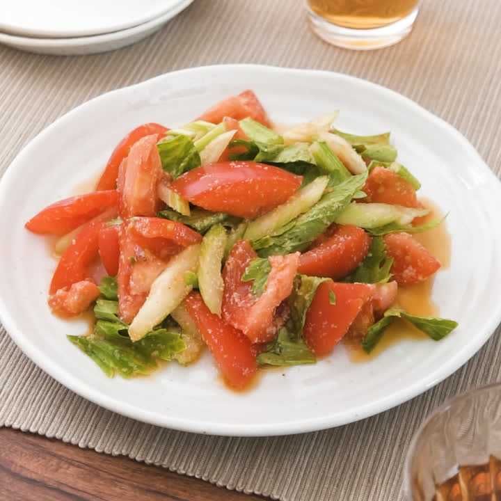 セロリとトマトのごま酢和え