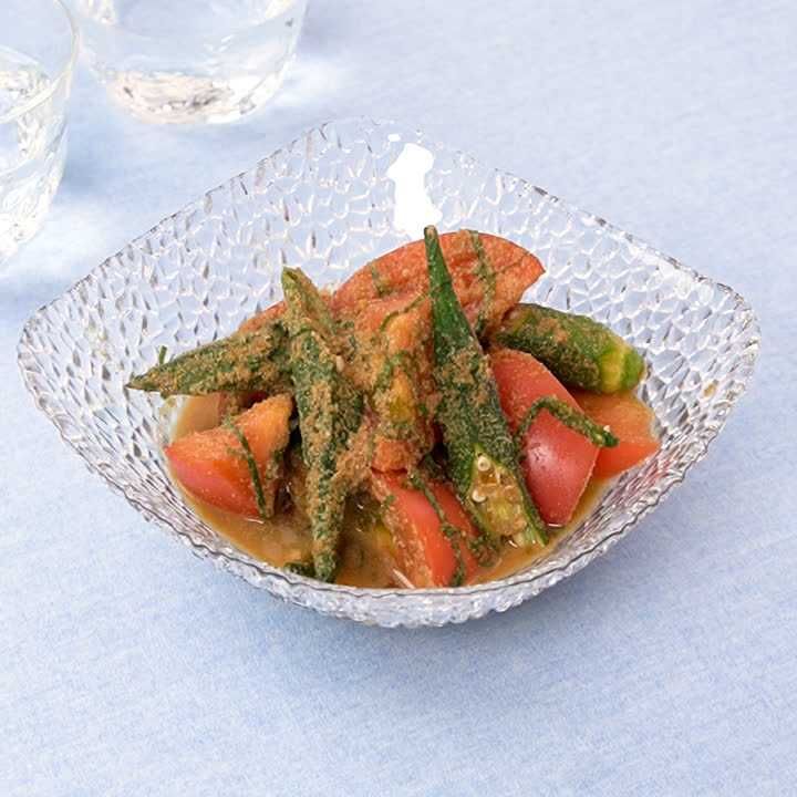 オクラとトマトの大葉ごま酢和え