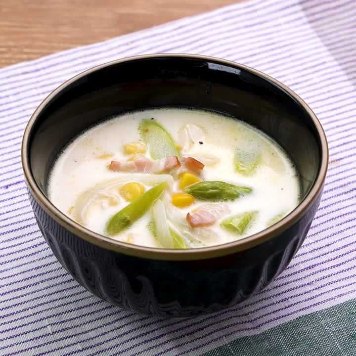 アスパラとコーンの豆乳スープ