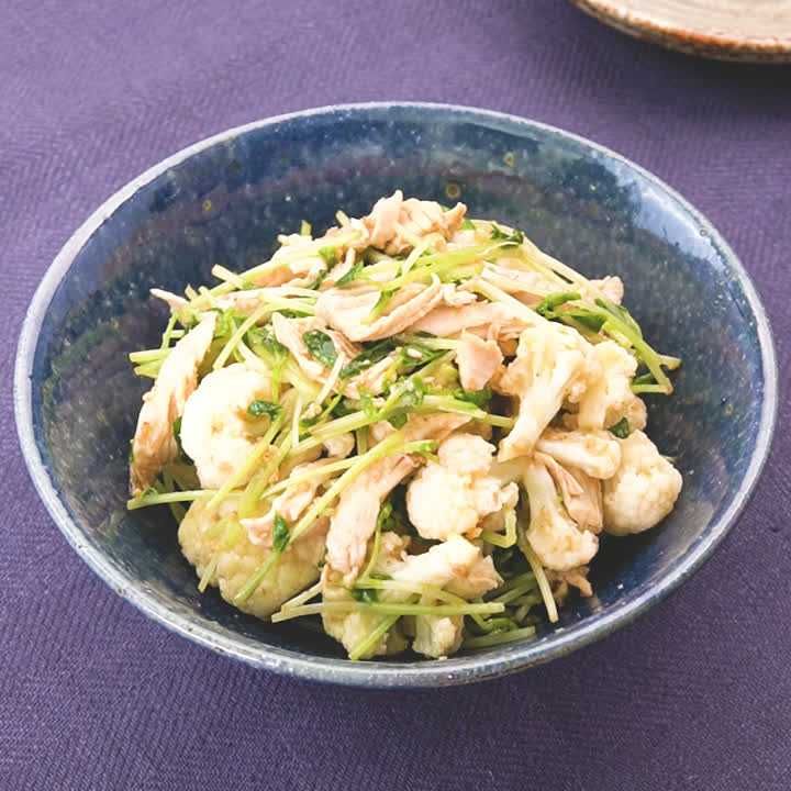 カリフラワーと豆苗のチキンサラダ
