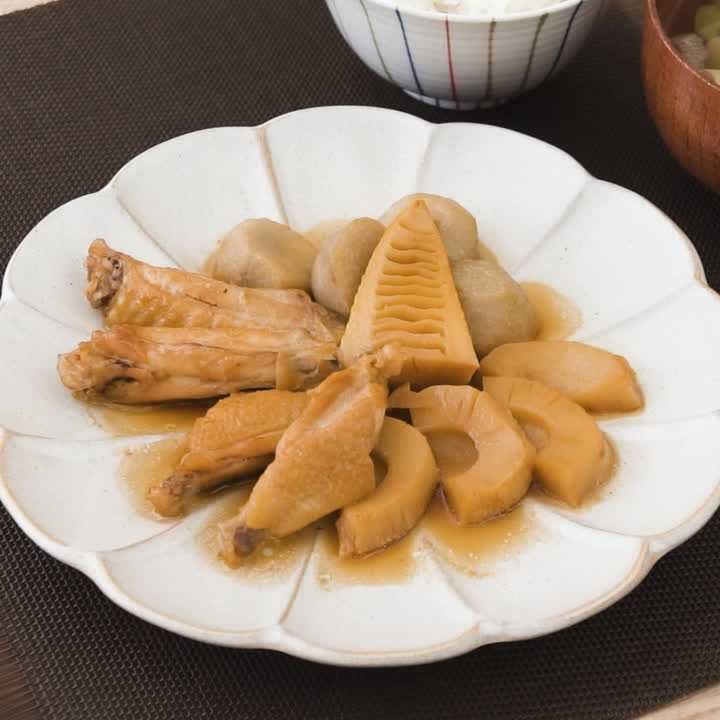 鶏手羽と里芋の煮物