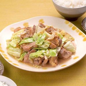 「キャベツと鶏もも肉のポン酢マヨ炒め」のレシピ動画
