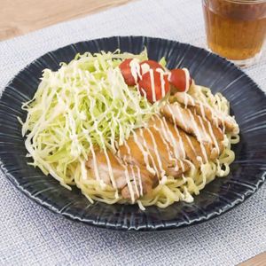 「照焼きチキンのせ冷やし中華」のレシピ動画