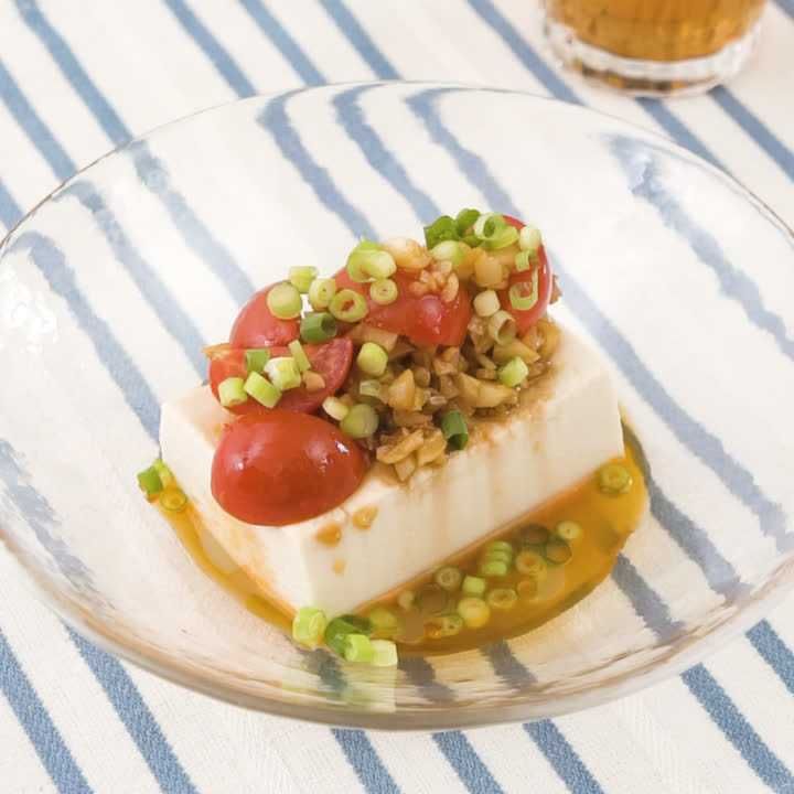 冷奴のにんにくトマトラー油のせ