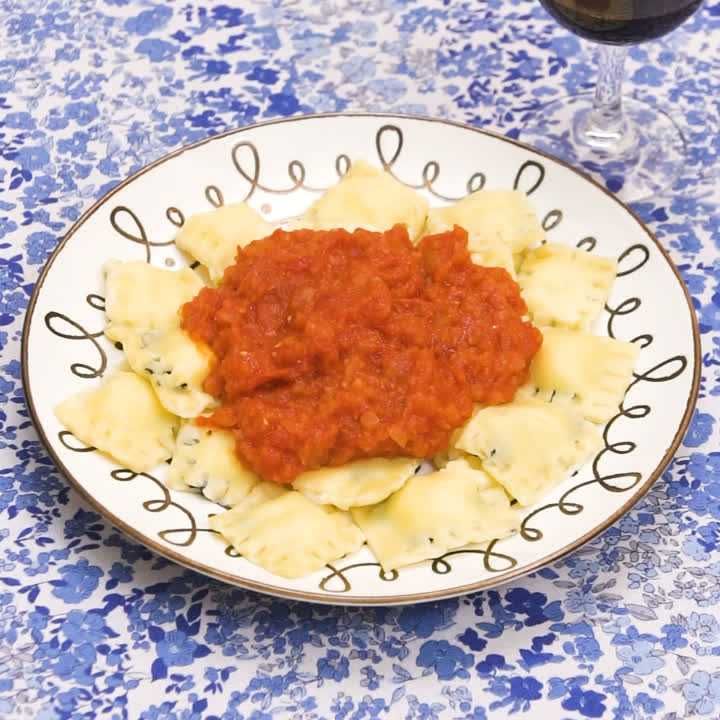 ラビオリ・トマトソース