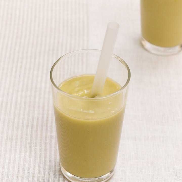 冷凍アボカドと甘酒のスムージー