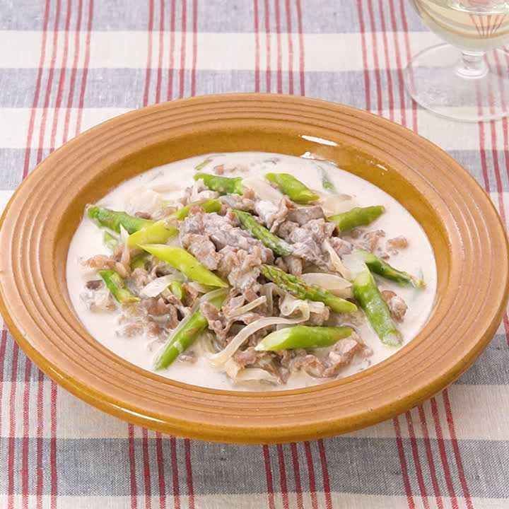 牛切り落とし肉とアスパラのクリーム煮