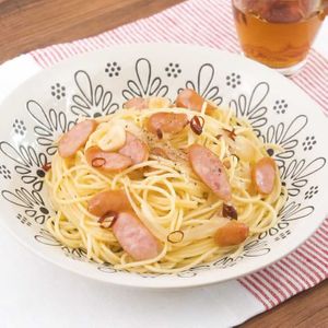 「ソーセージと玉ねぎのペペロンチーノ」のレシピ動画