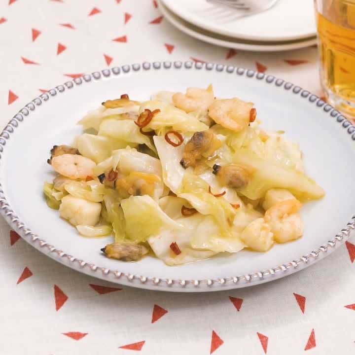 シーフードのキャベツペペロンチーノ