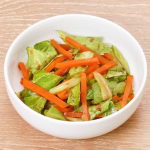 「セロリとにんじんのおかかあえ」のレシピ動画