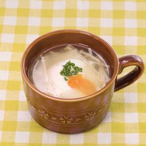 「えのきと卵のコンソメスープ」のレシピ動画