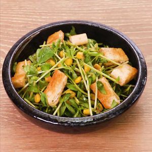 「豆苗と油揚げの生姜和え」のレシピ動画