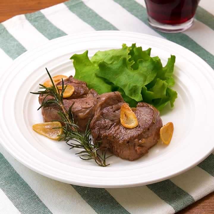 赤ワインにぴったり ラムステーキのレシピ動画 作り方 Delish Kitchen