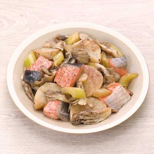 「鮭と長芋のバターポン酢蒸し」のレシピ動画