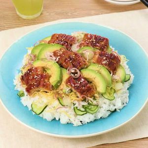 「うなぎとアボカドのちらし寿司」のレシピ動画