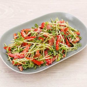 「豆苗とパプリカの粉チーズサラダ」のレシピ動画