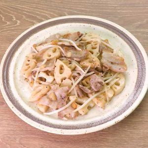 「豚肉とれんこんの塩にんにく炒め」のレシピ動画