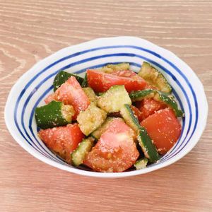「きゅうりとトマトのごま酢あえ」のレシピ動画
