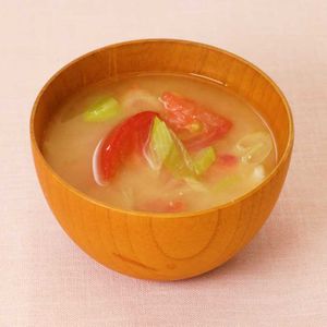 「トマトとねぎの味噌汁」のレシピ動画