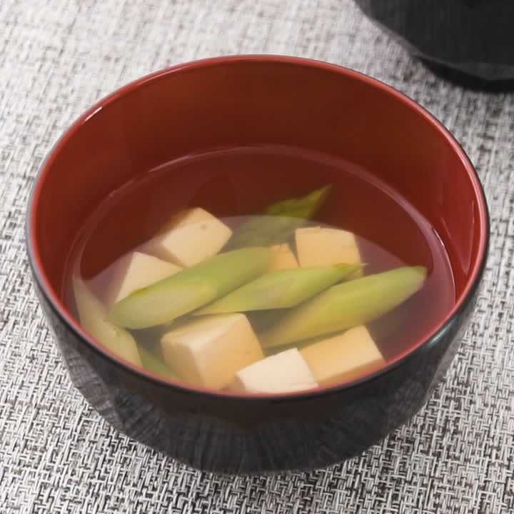 アスパラと豆腐のすまし汁