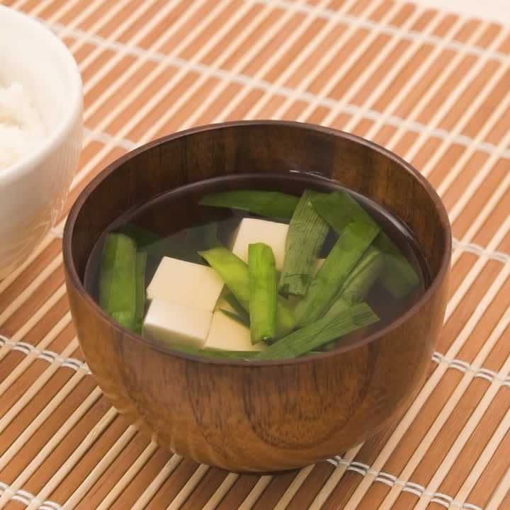 ニラと豆腐のすまし汁