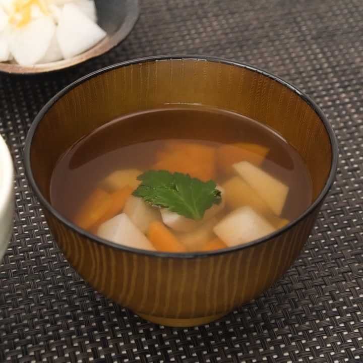 里芋とにんじんのすまし汁
