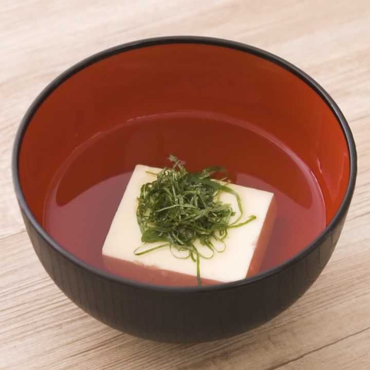 風味良い 豆腐と大葉のお吸い物のレシピ動画 作り方 Delish Kitchen