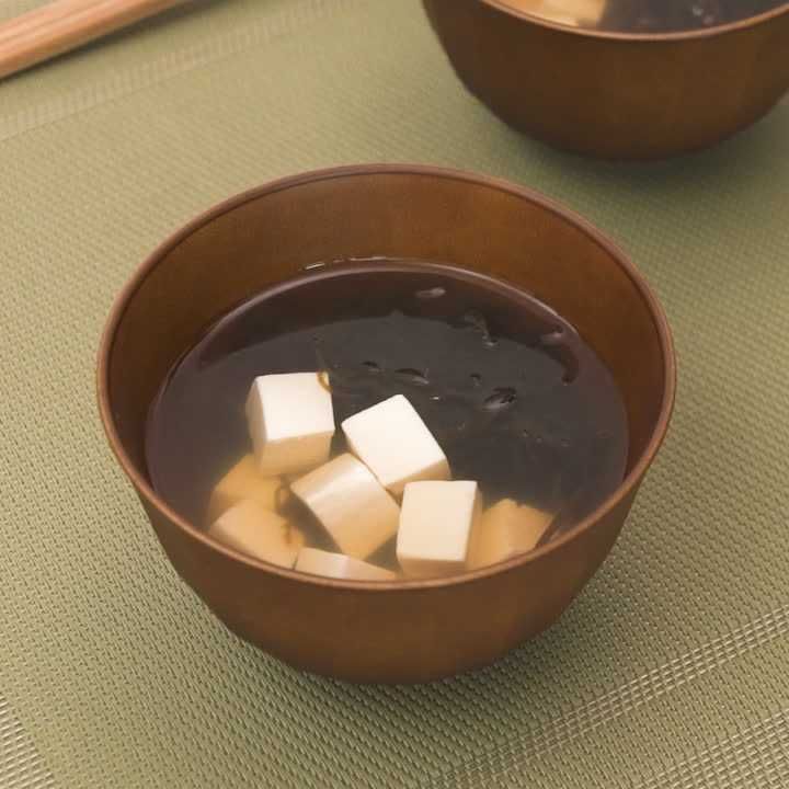 もずくと豆腐のすまし汁