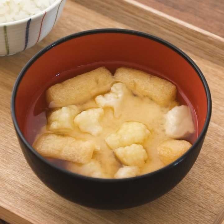 カリフラワーと油揚げの味噌汁