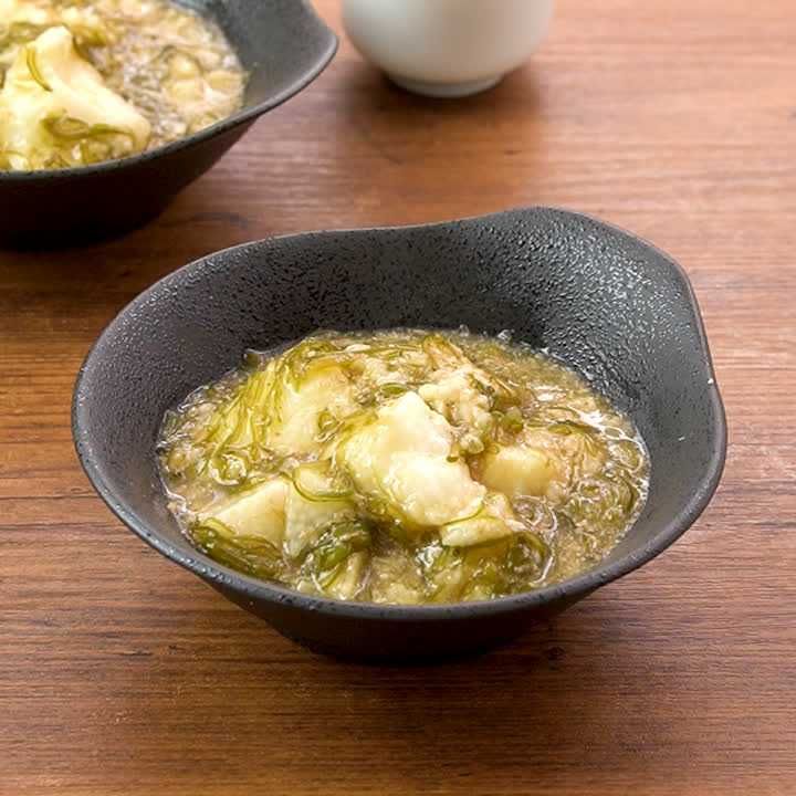 ネバネバの組み合わせ たたき長芋とめかぶのごまポン酢あえのレシピ動画 作り方 Delish Kitchen