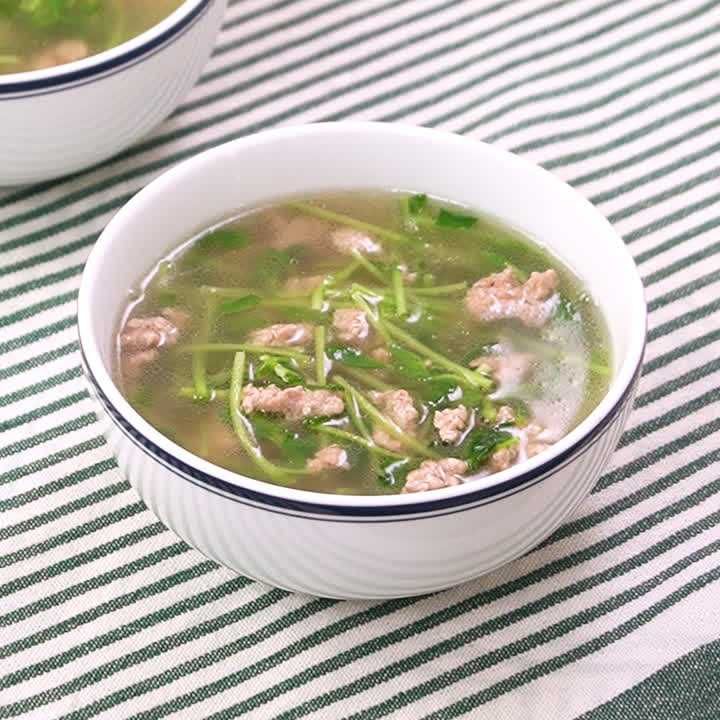 豆苗とひき肉のスープ