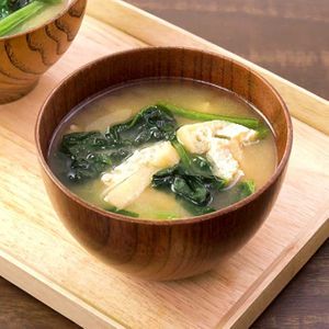 「ほうれん草と油揚げの味噌汁」のレシピ動画
