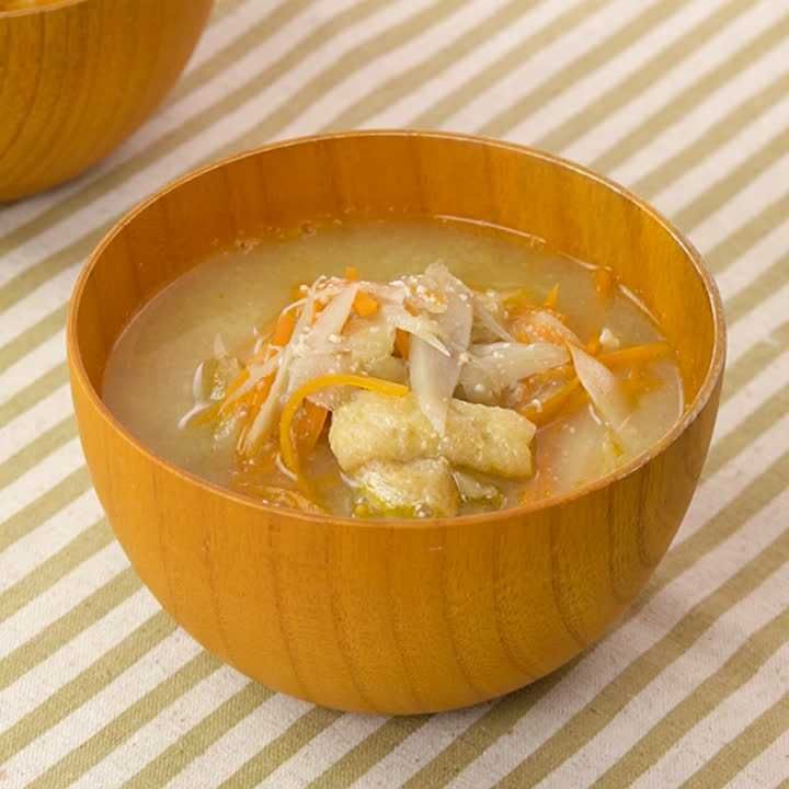 風味豊かな味わい 根菜と油揚げの味噌汁のレシピ動画 作り方 Delish Kitchen 風味豊かな味わい 根菜と油揚げの味噌汁のレシピ動画 作り方 Delish Kitchen