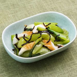 「チンゲン菜とちくわの塩昆布和え」のレシピ動画