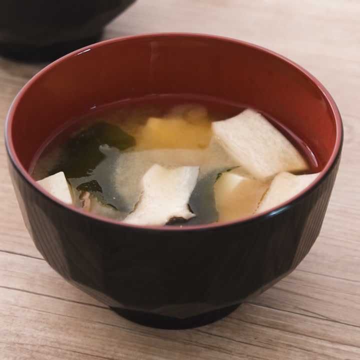 エリンギと豆腐の味噌汁