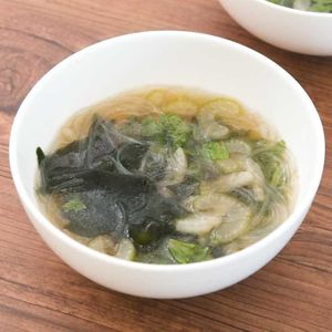セロリとわかめの春雨スープ