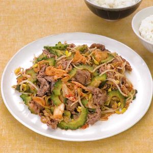 「ゴーヤーと牛肉のキムチ炒め」のレシピ動画