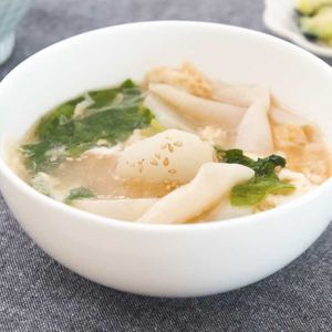 「かぶと卵のワンタン風スープ」のレシピ動画