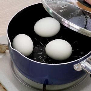 「少ない水で簡単ゆで卵」のレシピ動画