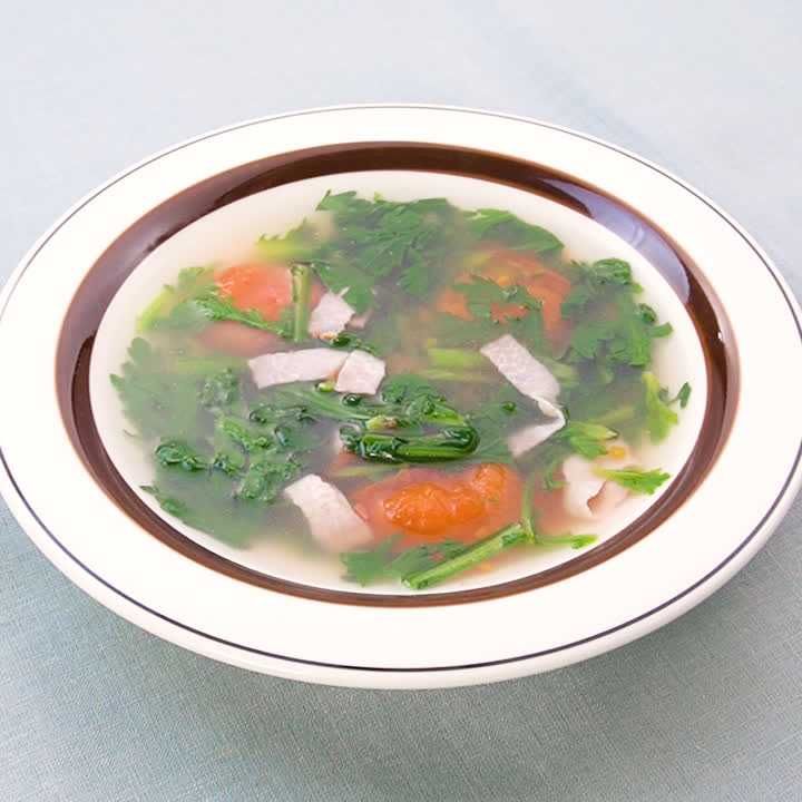 春菊とミニトマトのコンソメスープ