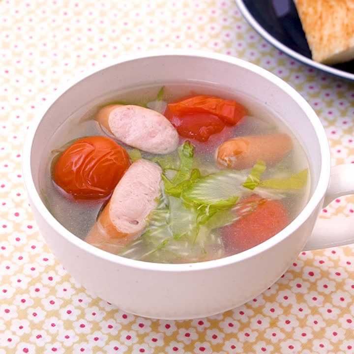 セロリとミニトマトのコンソメスープ