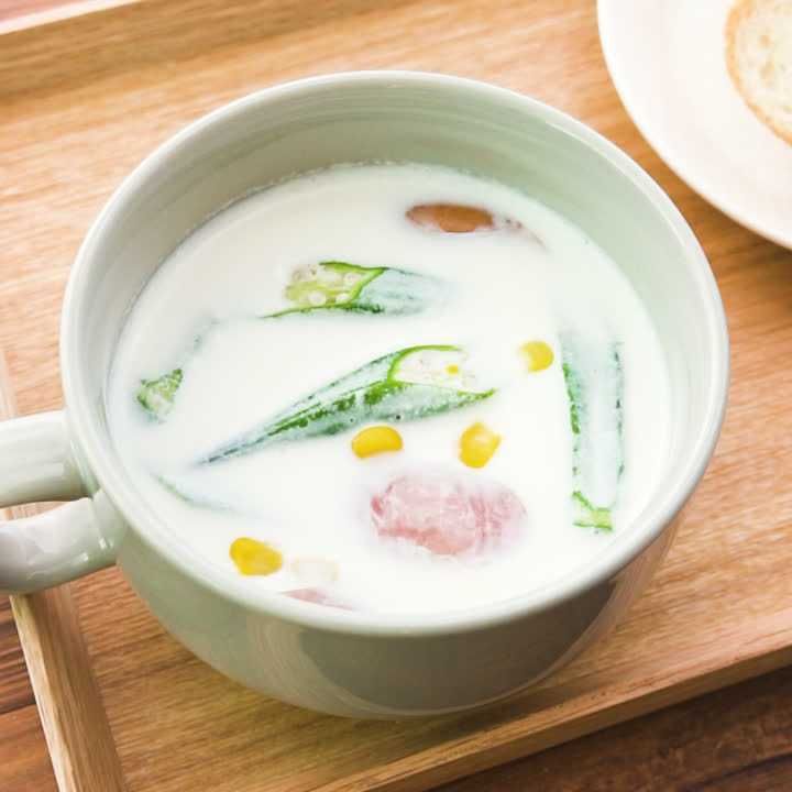 オクラとソーセージのミルクスープ