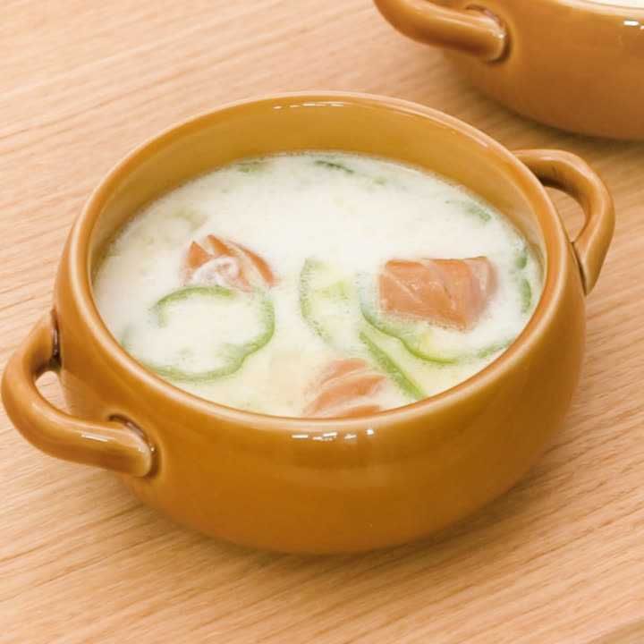 ピーマンとソーセージのミルクスープ