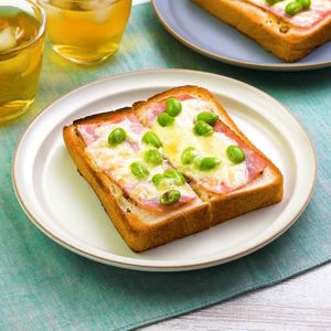 ベーコンと枝豆のチーズトースト