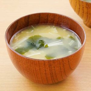 「えのきとわかめの味噌汁」のレシピ動画
