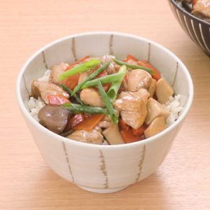 「鶏肉とにんじんのあんかけ丼」のレシピ動画